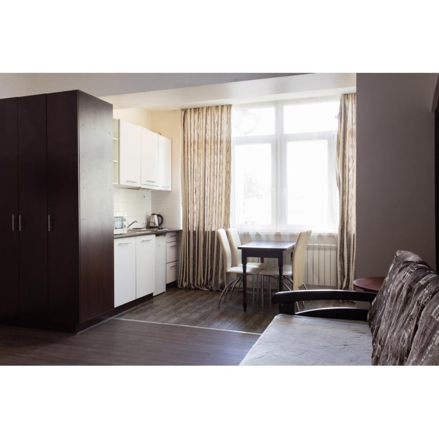 Studio Apartments In The City Center Carcóvia Exterior foto