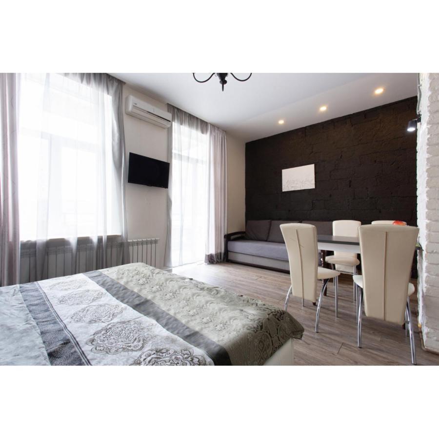 Studio Apartments In The City Center Carcóvia Exterior foto